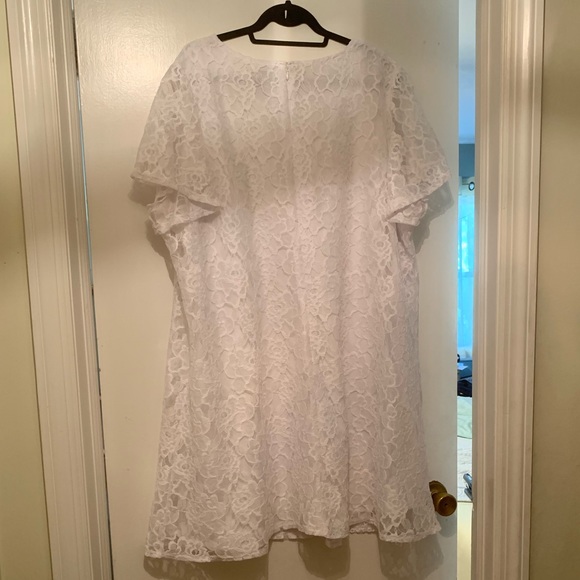 White floral dress - Picture 5 of 8